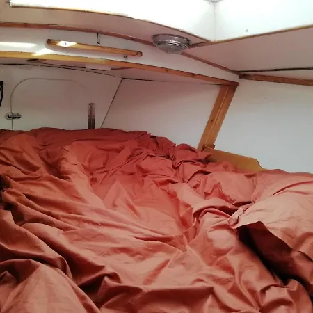 Bateau-hôtel Insolite Sur Un Voilier à Anglet