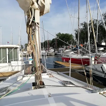 Insolite Sur Un Voilier à * Anglet